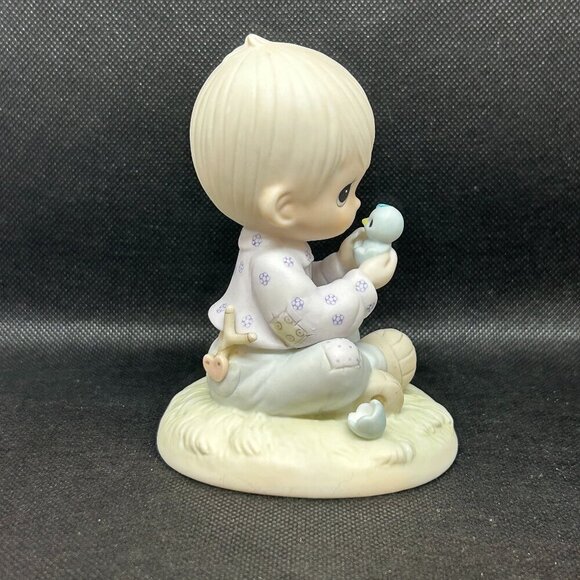 Precious Moments “I believe in miracles” figurine - Picture 2 of 5